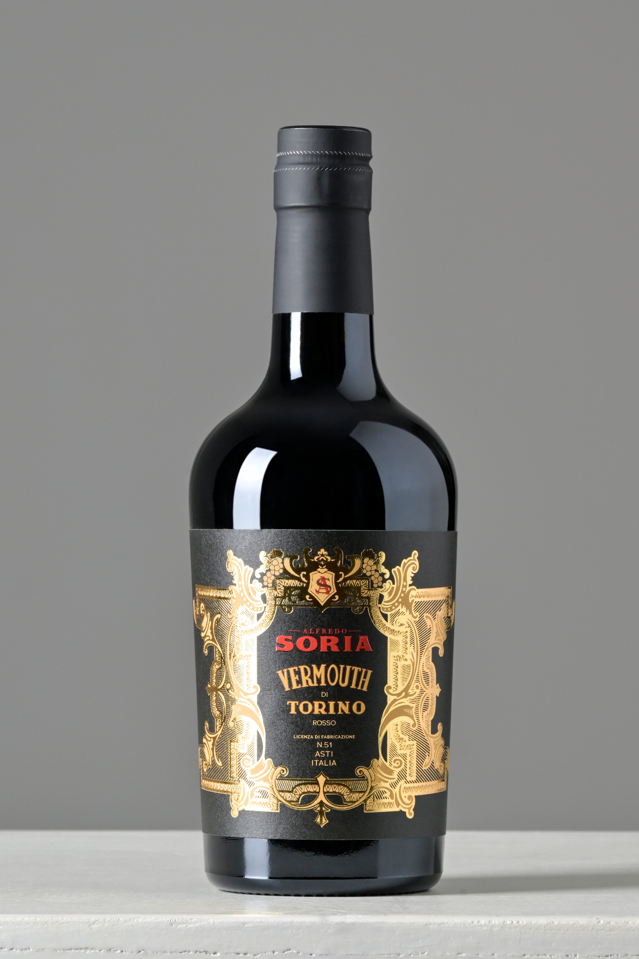 Alfredo Soria Vermouth di Torino Rosso studio portrait